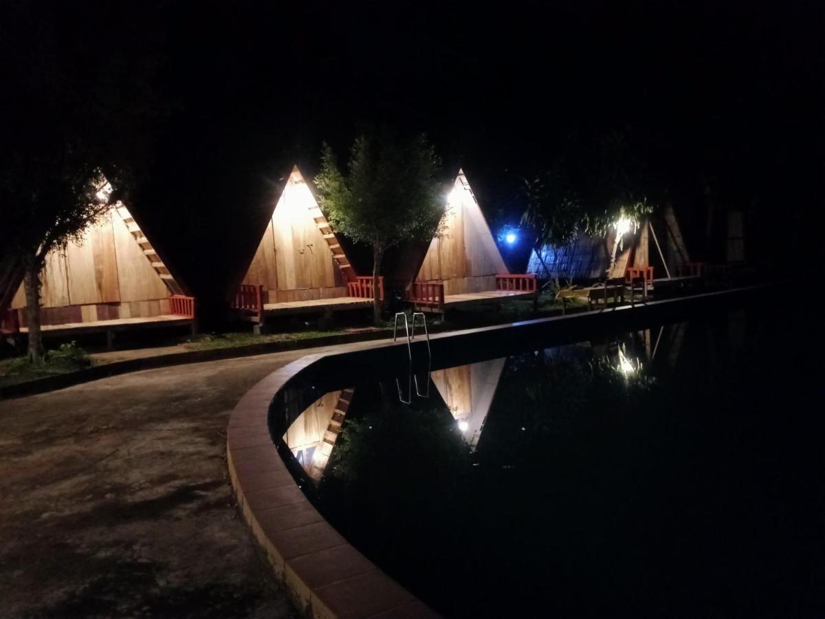 Nongkhiaw Campingsite Swimming Pool Hotel Banphathok Kültér fotó